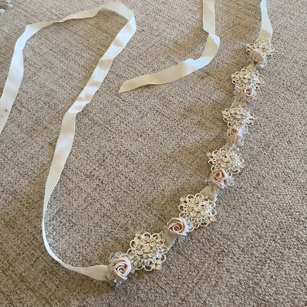🪞 NEW satin and rose flower crystal tie up ribbon belt - Picture 3 of 7